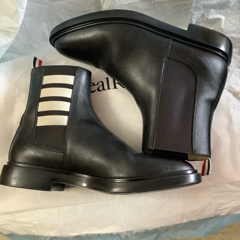 Thom Browne 4-Bar Grained Leather Chelsea Boots in Black Men’s Sz. EU-42/US-9​​